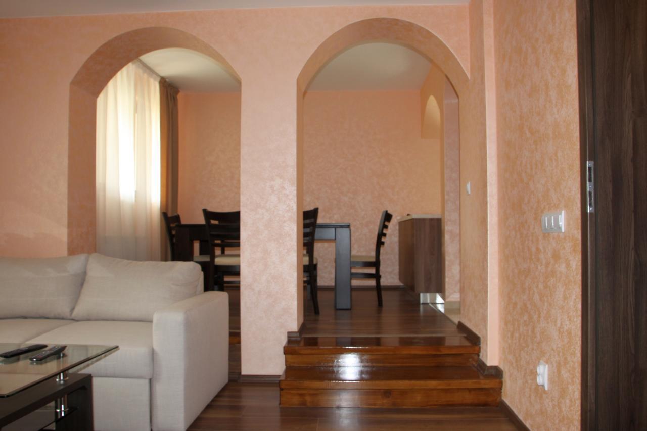 Hotel Kichika Rudozem Bagian luar foto