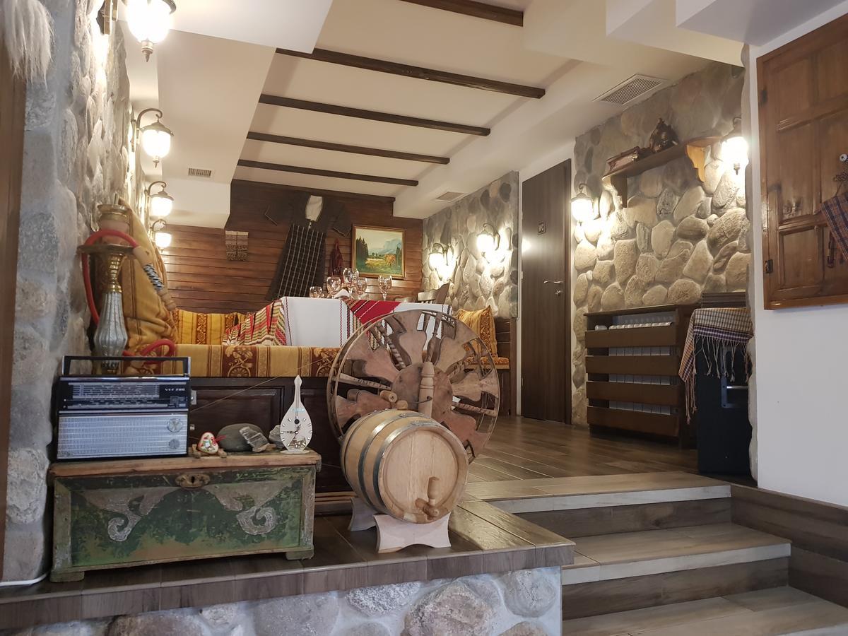 Hotel Kichika Rudozem Bagian luar foto