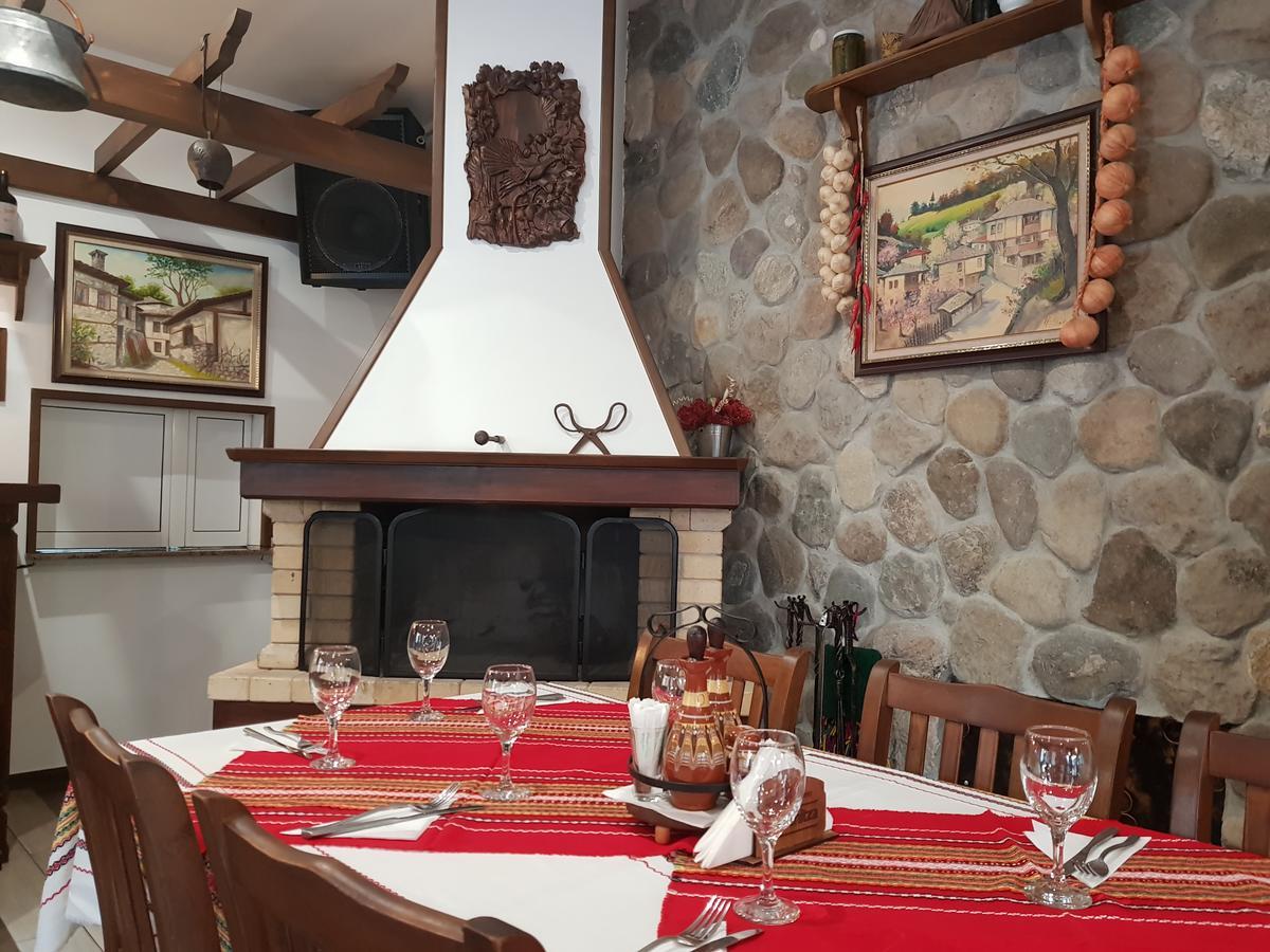 Hotel Kichika Rudozem Bagian luar foto